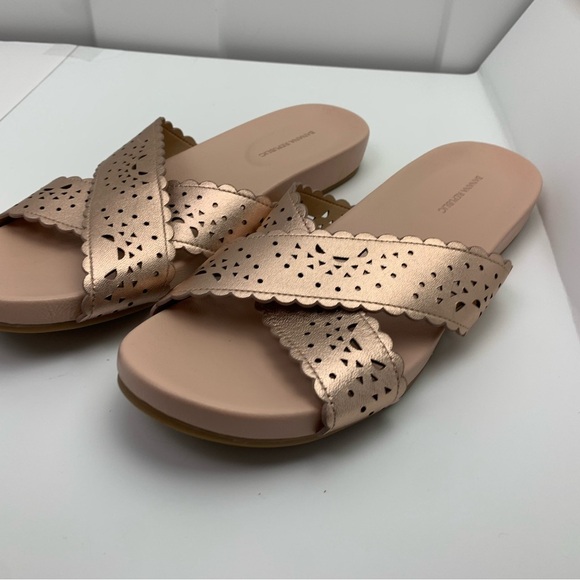 Banana Republic Size 10 Sandals Laser Cutout Leather Rose Gold Metallic - Picture 3 of 7